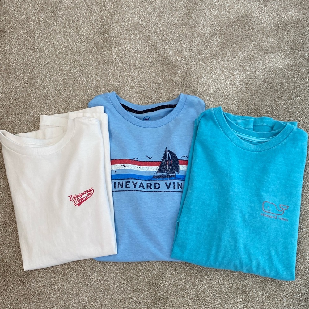 3 boy’s Vineyard Vines t shirts sz medium